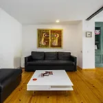 Whome Central 2-Bedroom Loft Perfect To Explore Lisbon