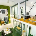 Whome Central 2-Bedroom Loft Perfect To Explore Lisbon